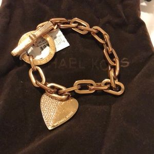 Micheal kors NWT rose gold bracelet ‼️‼️